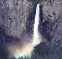 01YosemiteFalls.jpg (74153 bytes)