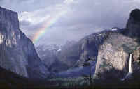 03YosemiteValleyRainbow.jpg (68048 bytes)