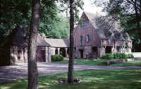 gate house Jordon Pond.jpg (205649 bytes)